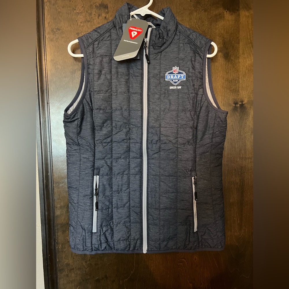 Brand new vest size M